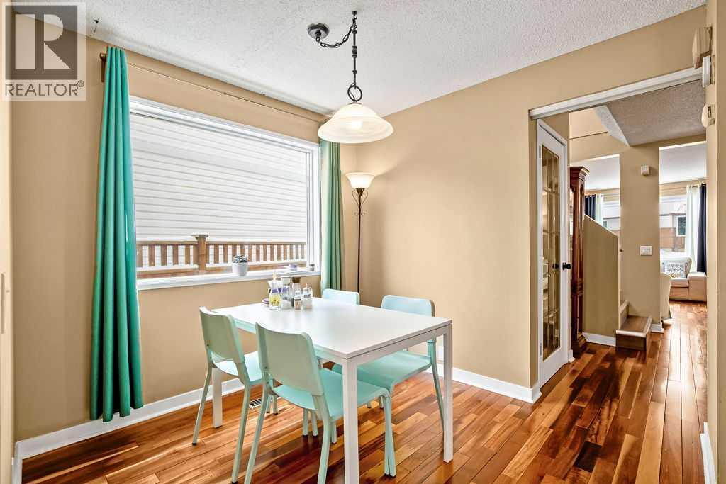 Single Family House for Sale in  Woodglen Grove SW Woodbine Calgary 