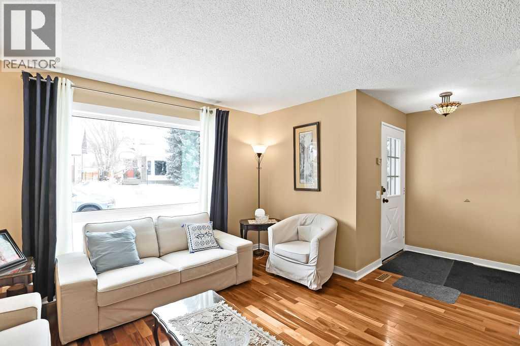Single Family House for Sale in  Woodglen Grove SW Woodbine Calgary 