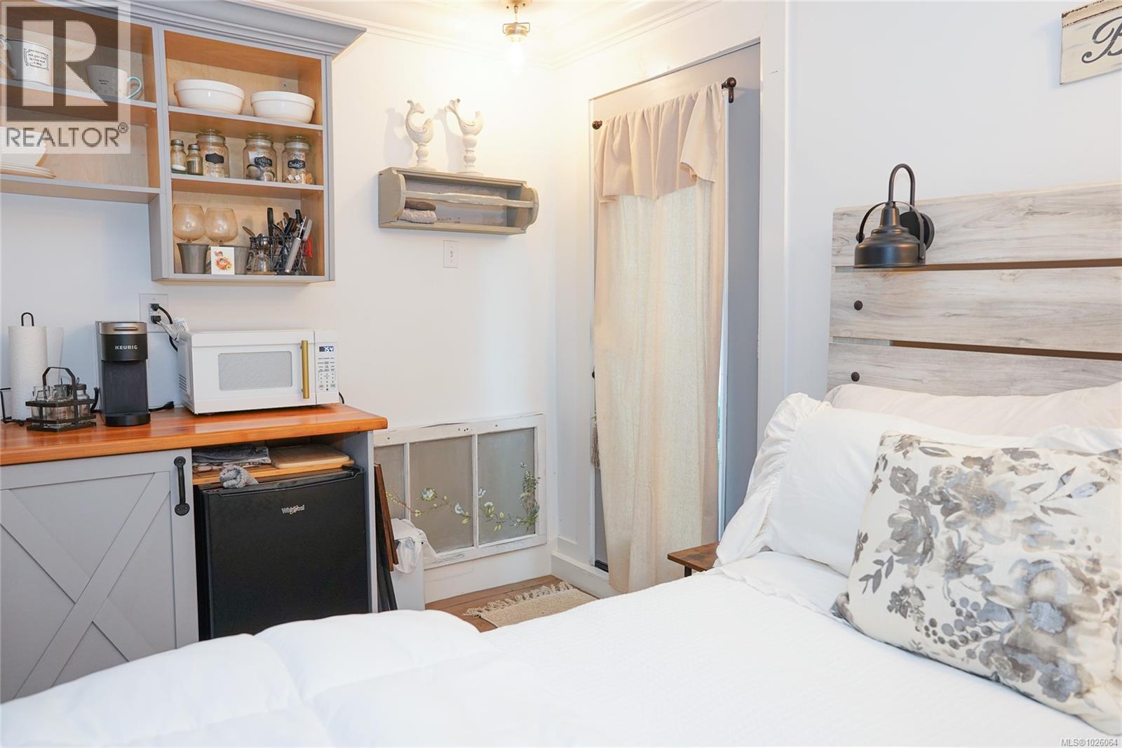  814 Hereward Road, Victoria