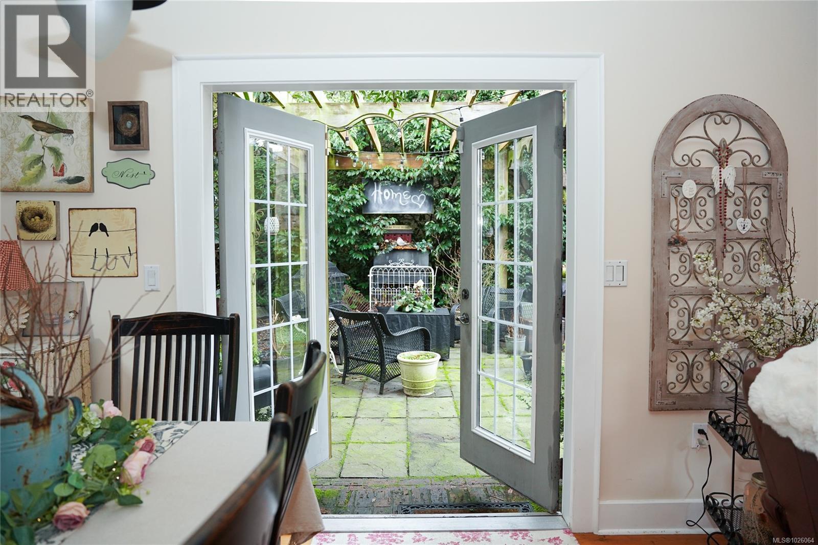  814 Hereward Road, Victoria