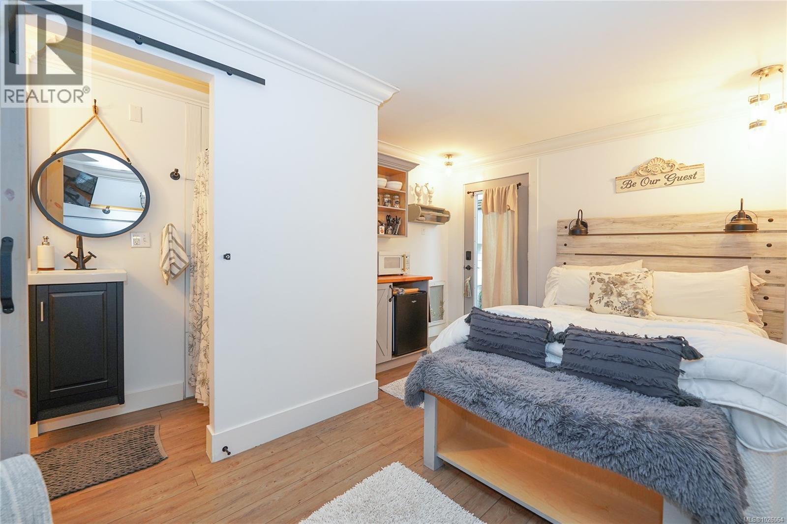  814 Hereward Road, Victoria