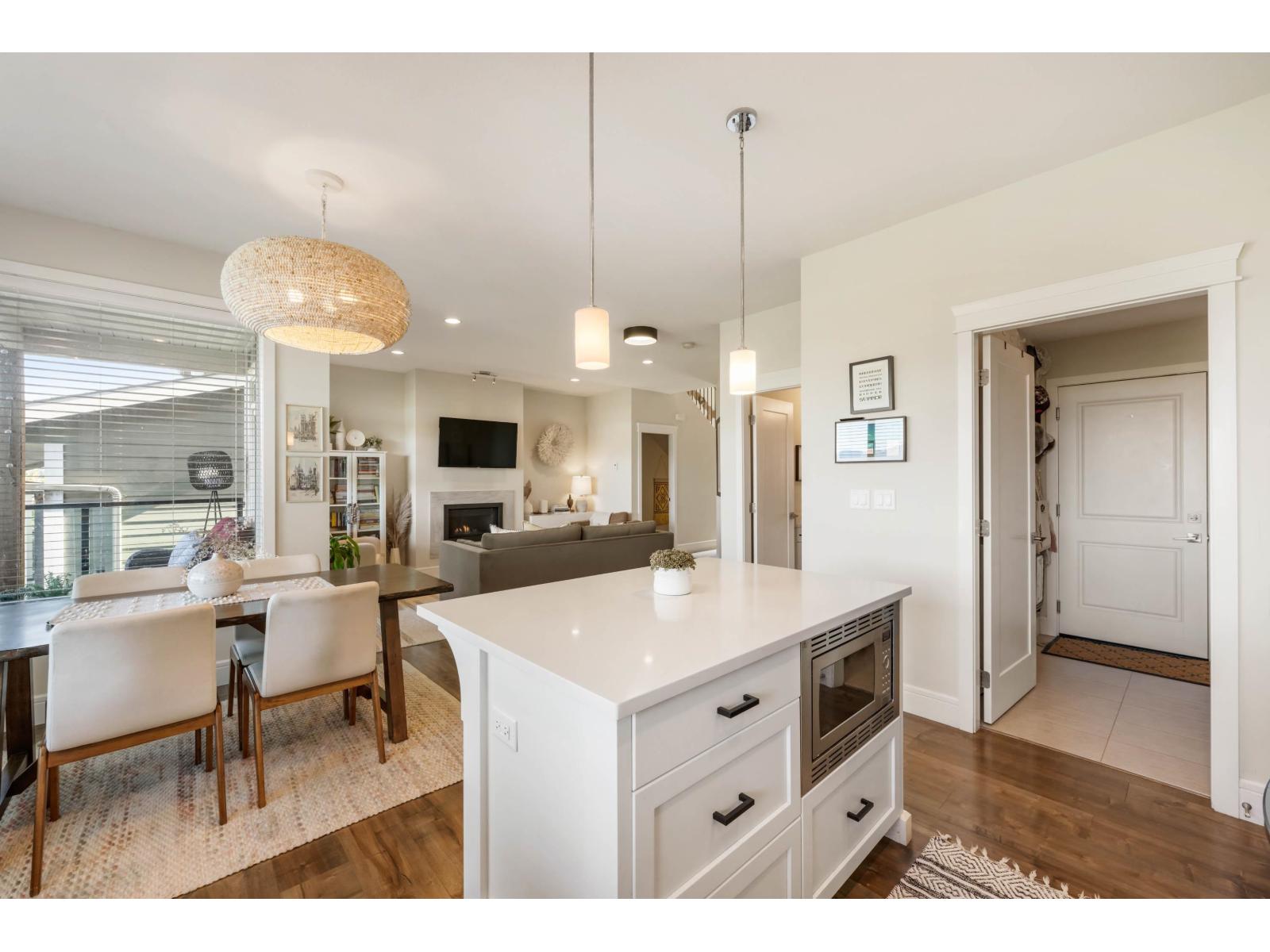 10 50634 LEDGESTONE PLACE, Eastern Hillsides, Chilliwack