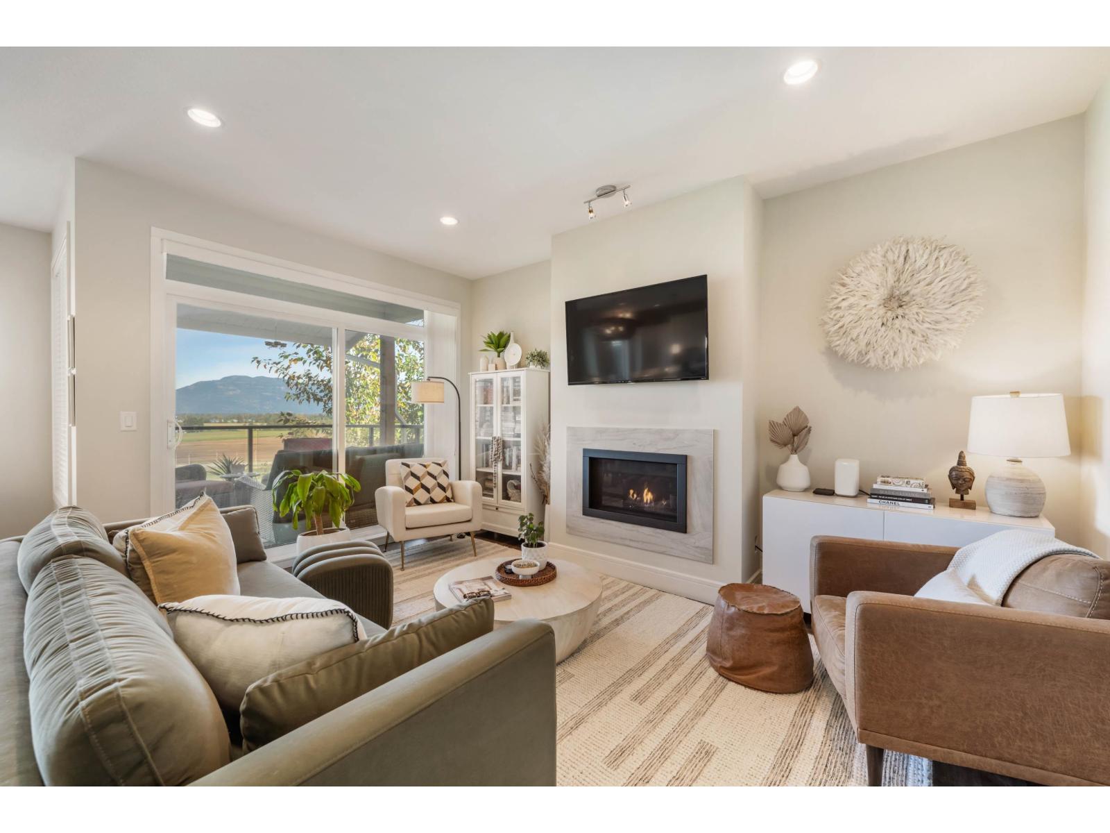 10 50634 LEDGESTONE PLACE, Eastern Hillsides, Chilliwack