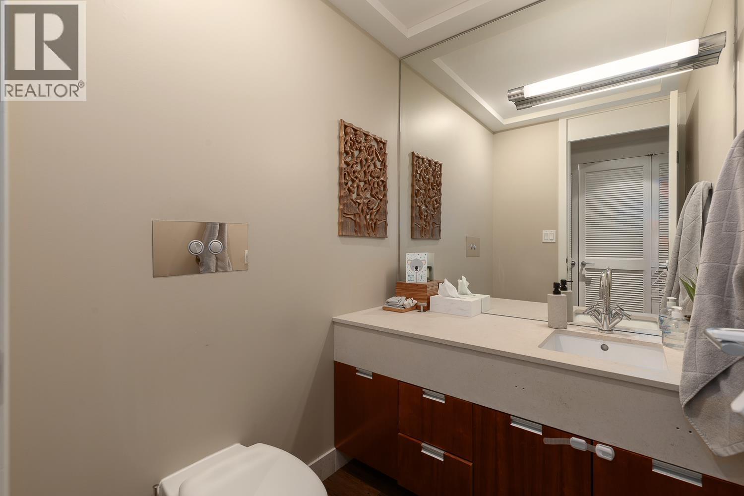 2001 1077 W CORDOVA STREET, Vancouver