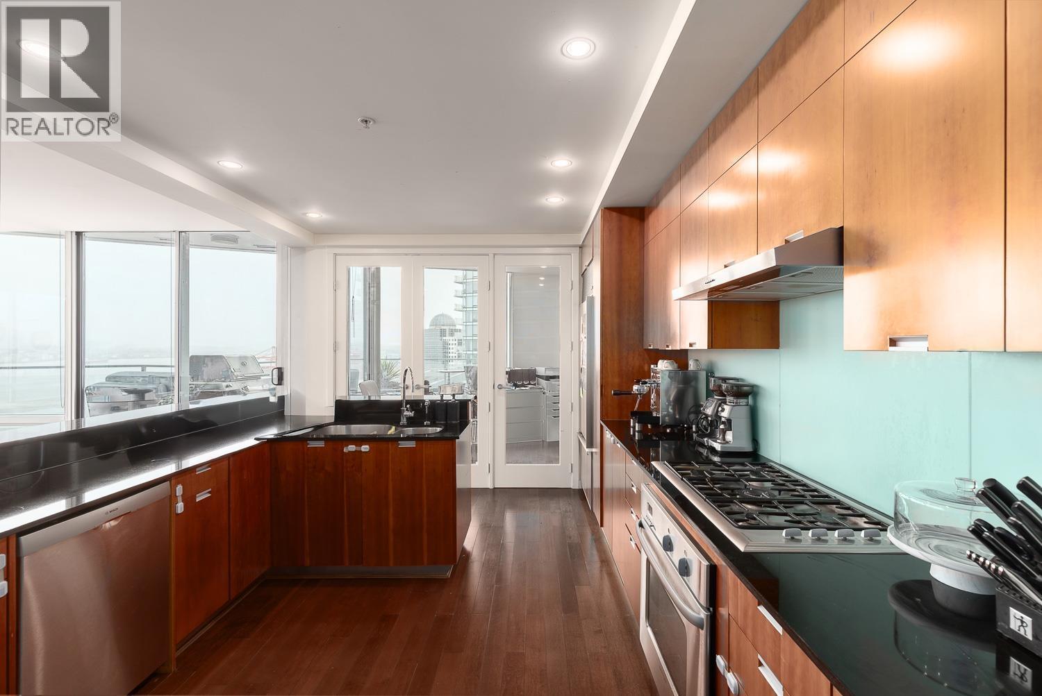 2001 1077 W CORDOVA STREET, Vancouver