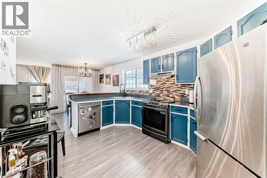 Single Family House Bi-level for Sale in  Coventry Road NE Coventry Hills Calgary 