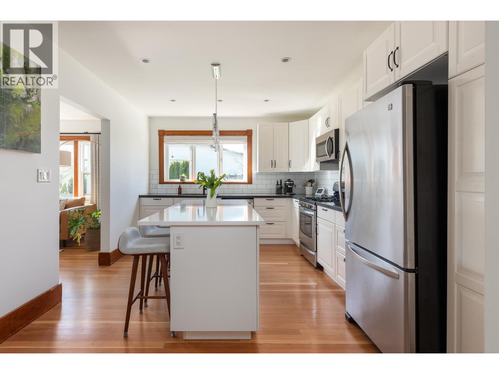 109 OAKLAND STREET, New Westminster