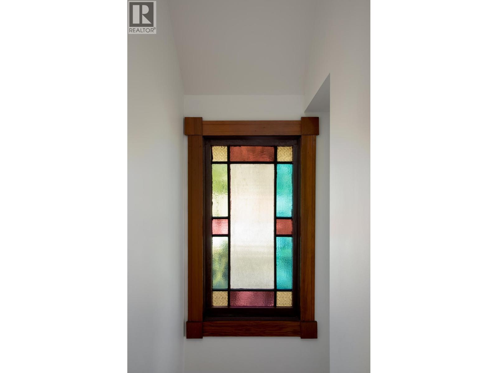 109 OAKLAND STREET, New Westminster