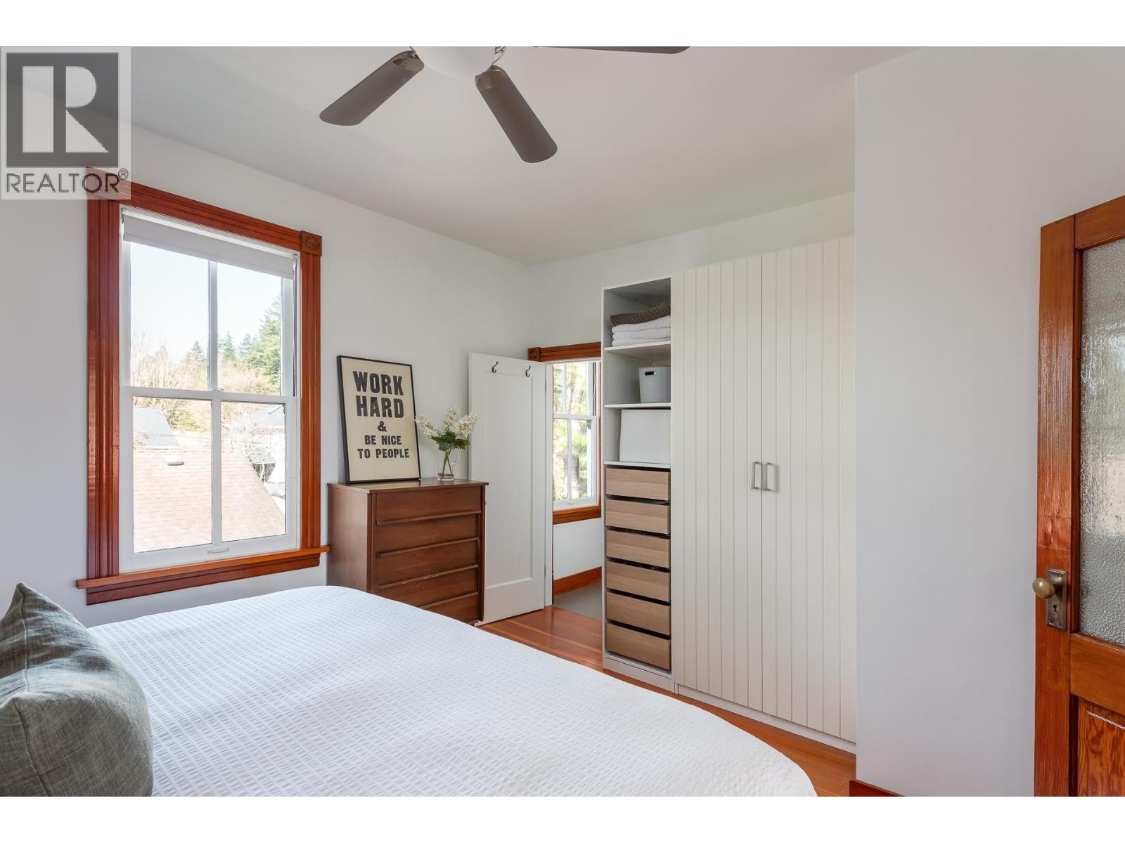 109 OAKLAND STREET, New Westminster