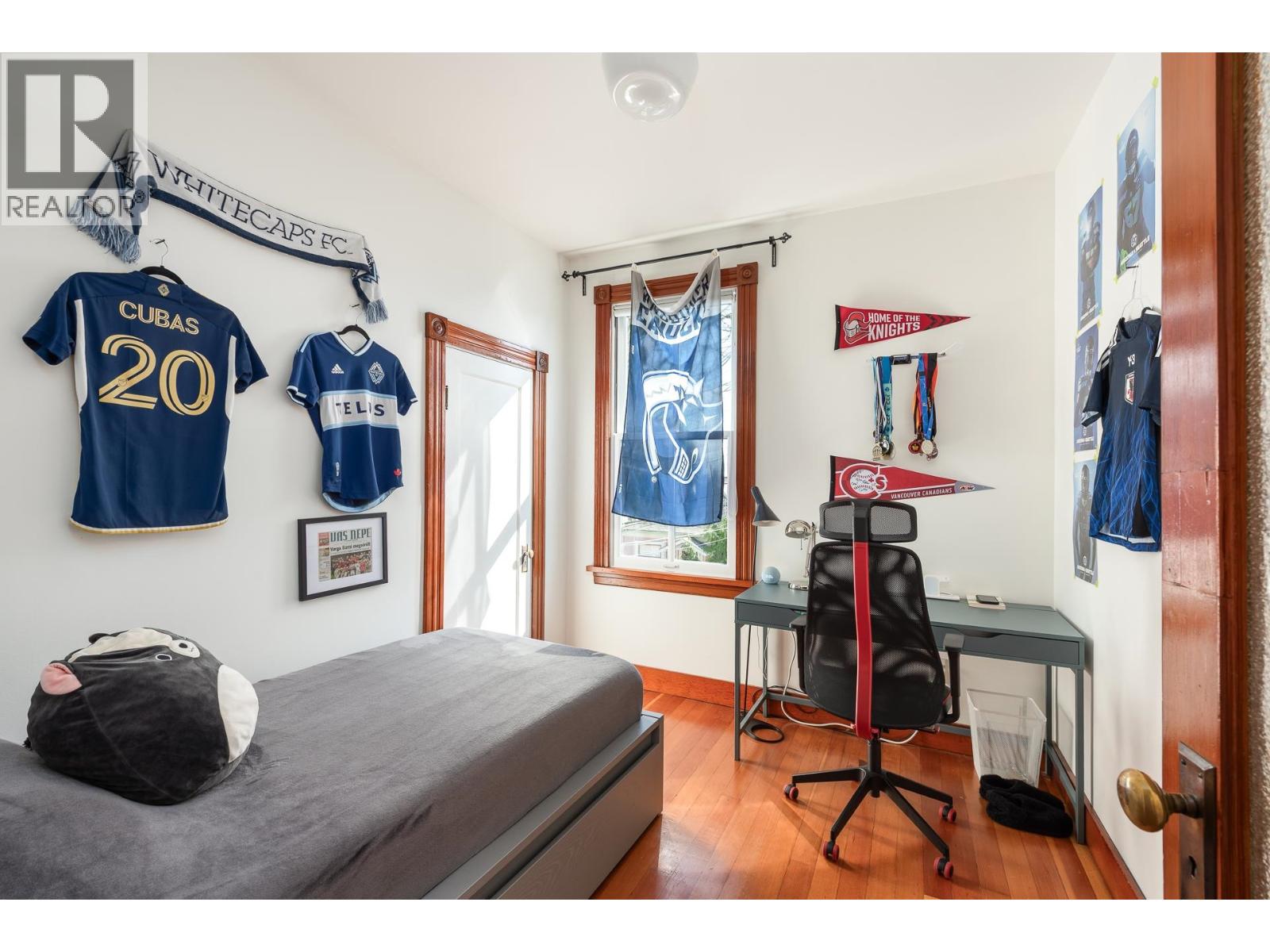 109 OAKLAND STREET, New Westminster