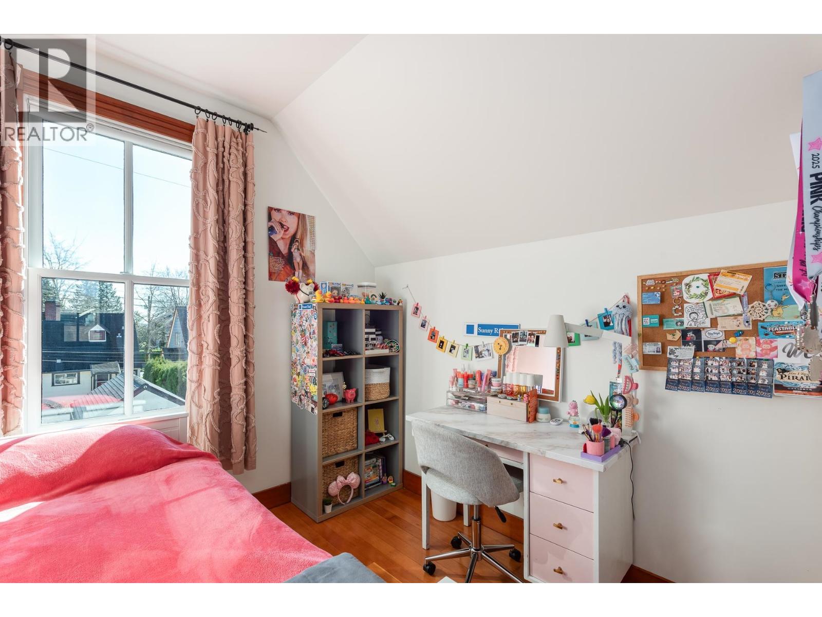 109 OAKLAND STREET, New Westminster