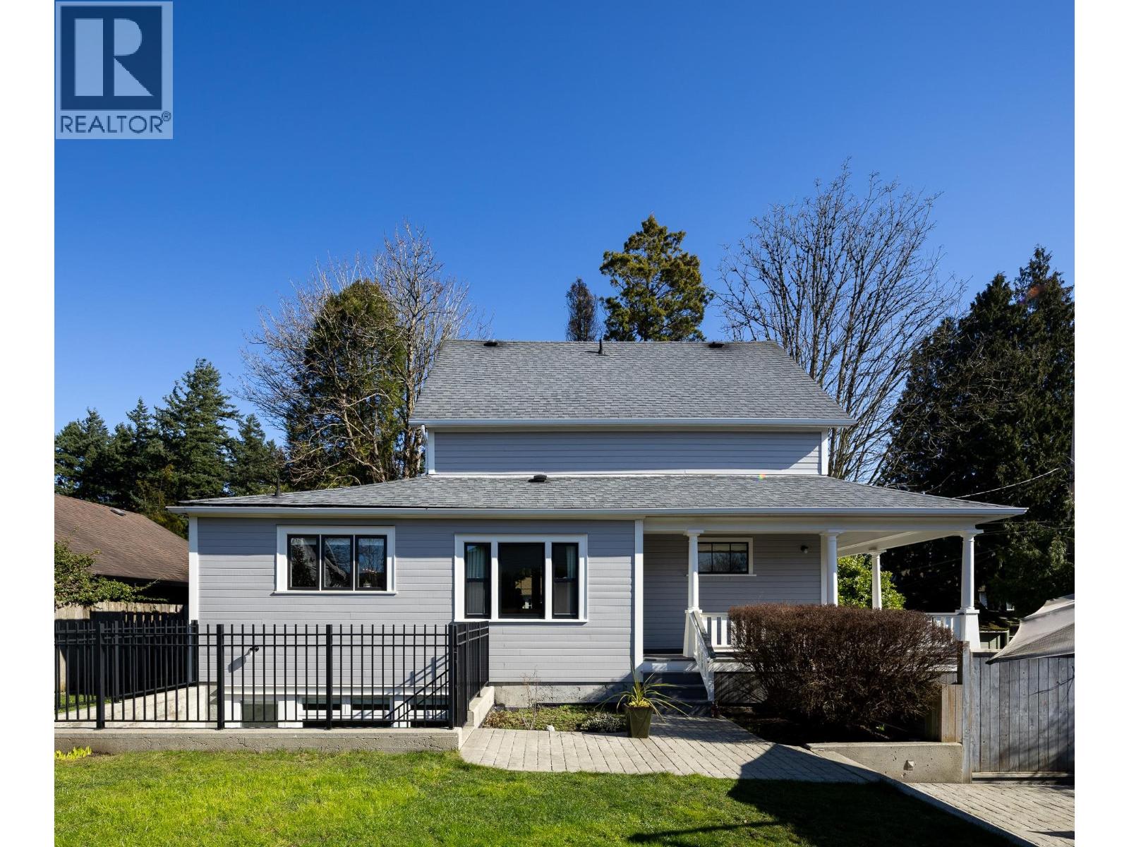 109 OAKLAND STREET, New Westminster