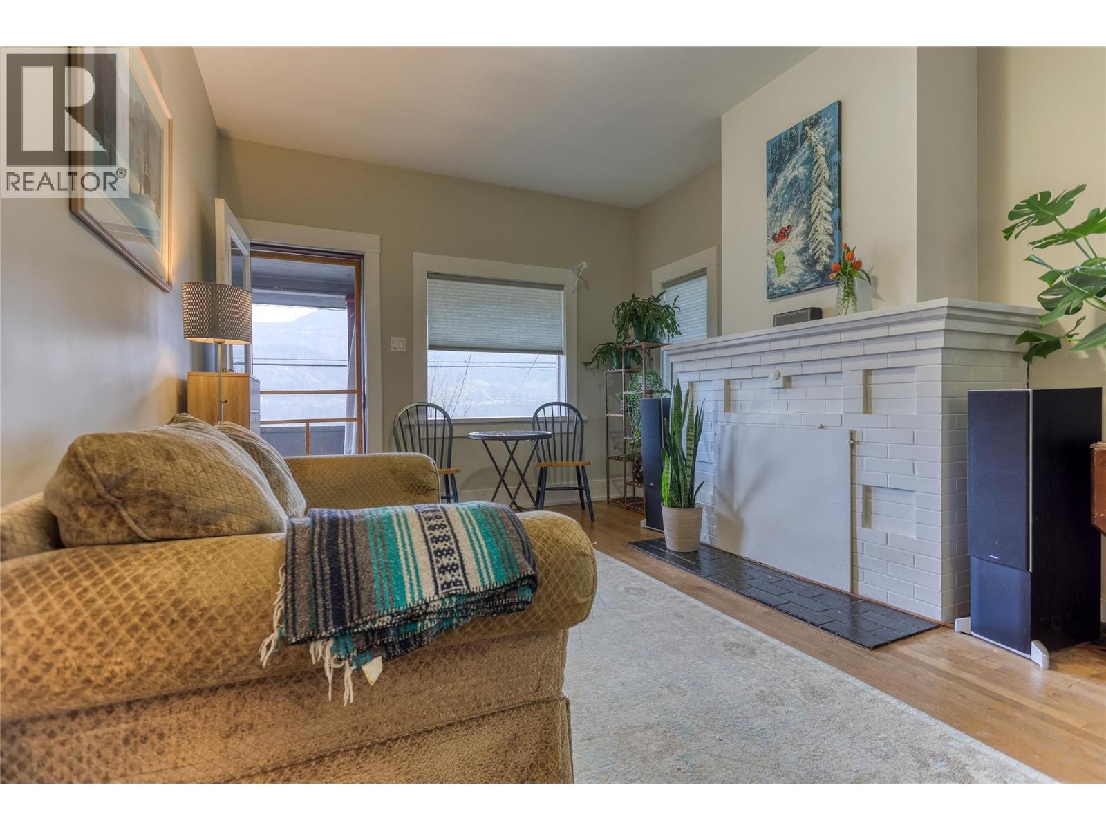 2078 Topping Street, Trail