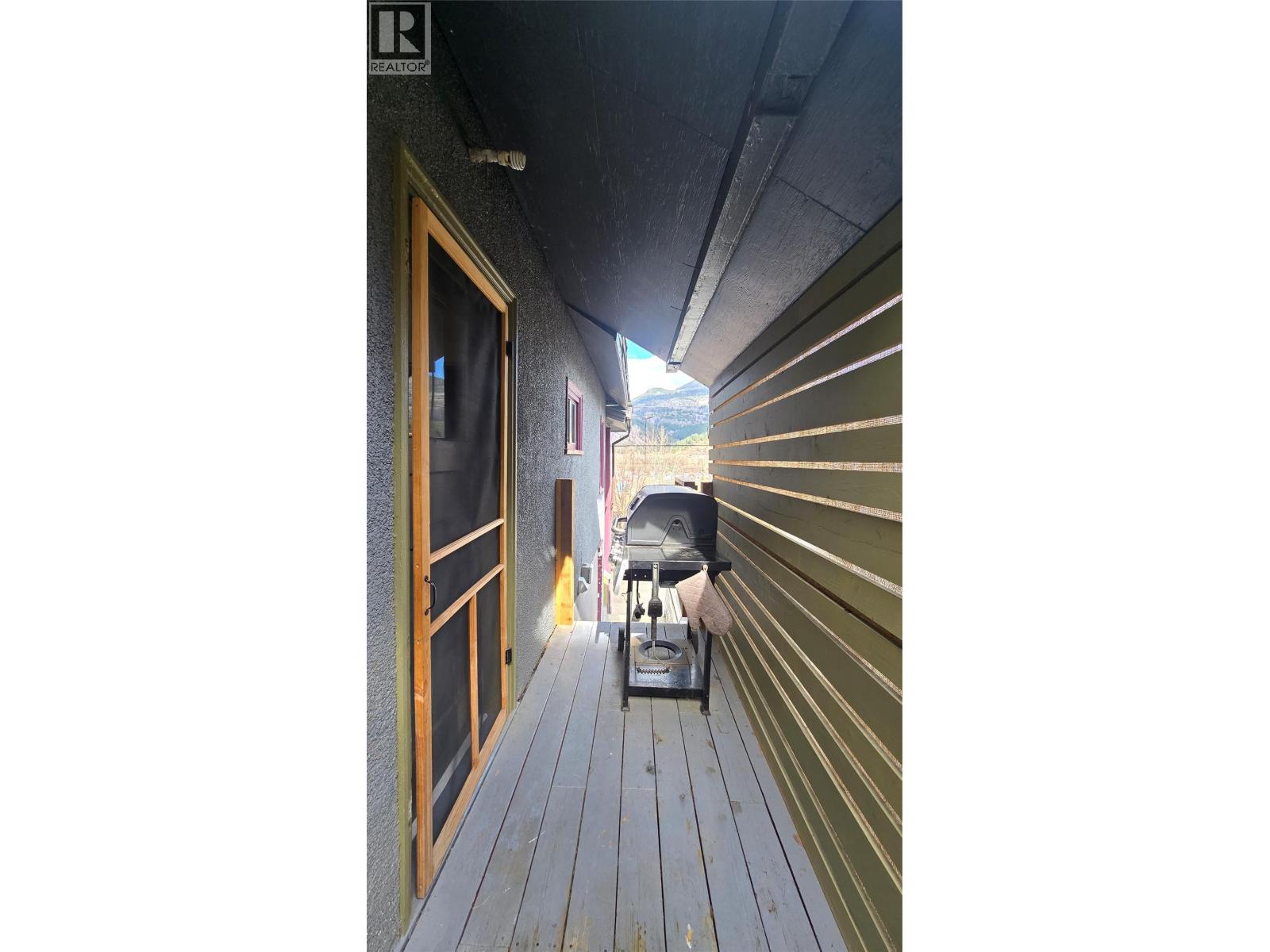 2078 Topping Street, Trail