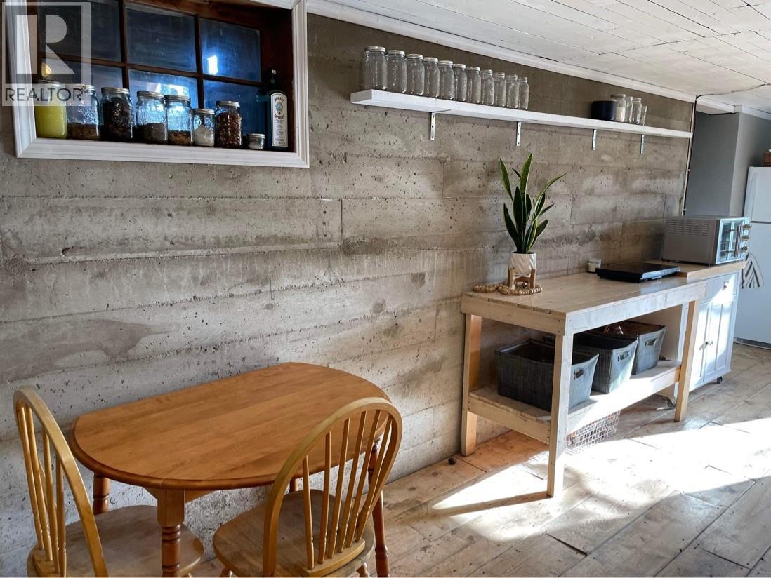 9704 & 9700 JULIA Street, Summerland