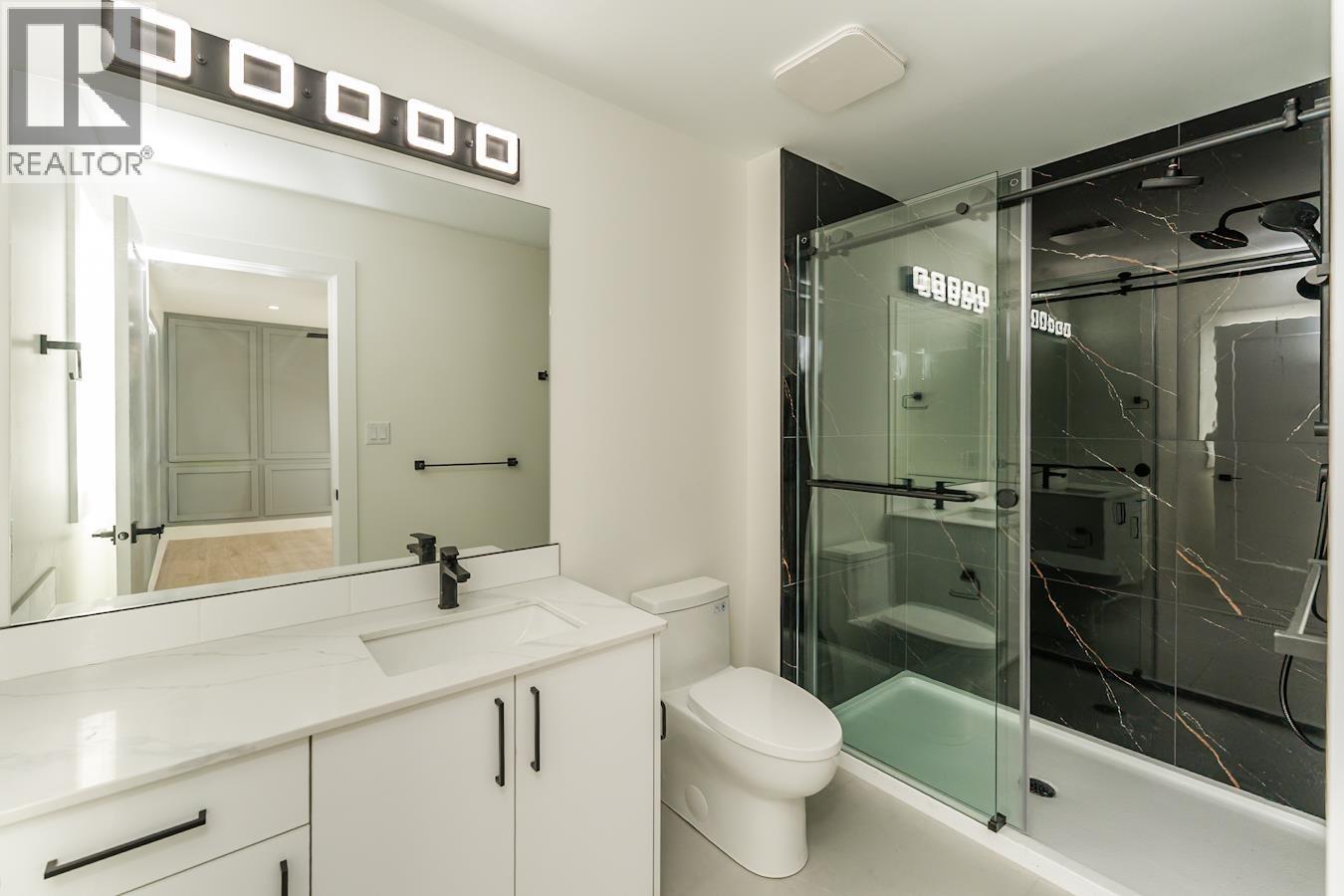 204 2395 ROWE STREET, Prince George