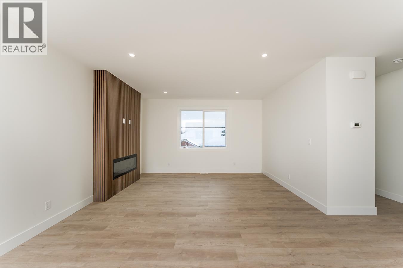 204 2395 ROWE STREET, Prince George