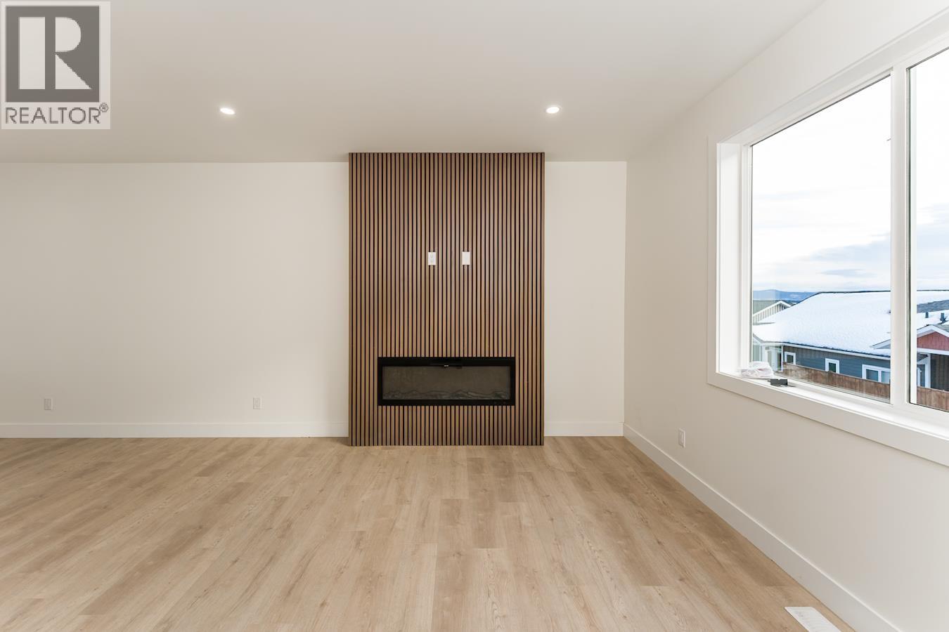 204 2395 ROWE STREET, Prince George