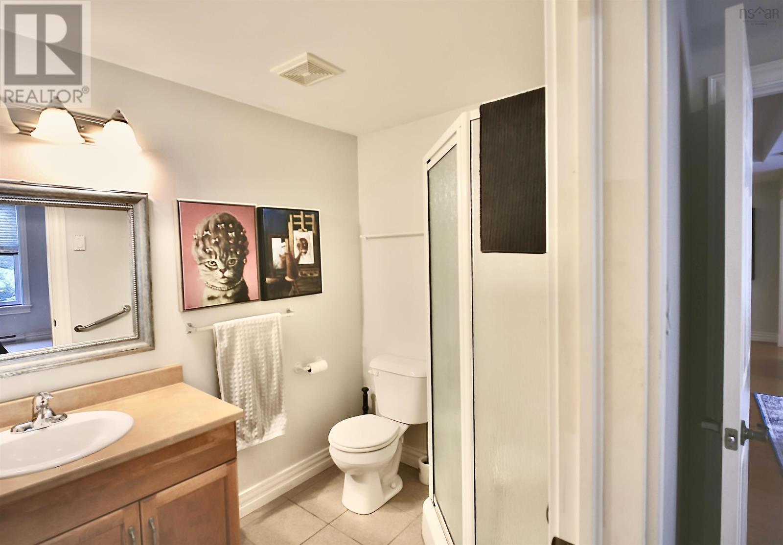 Property 17 of 20 of 302 476 Main Street