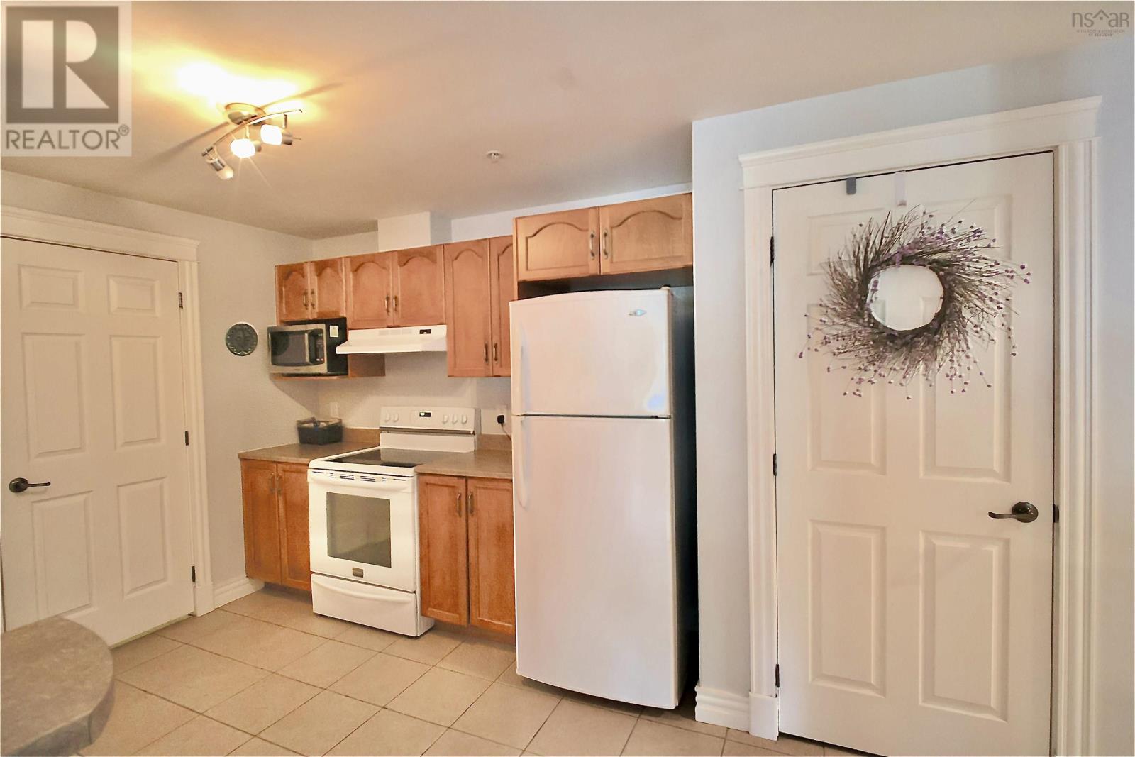 Property 5 of 20 of 302 476 Main Street