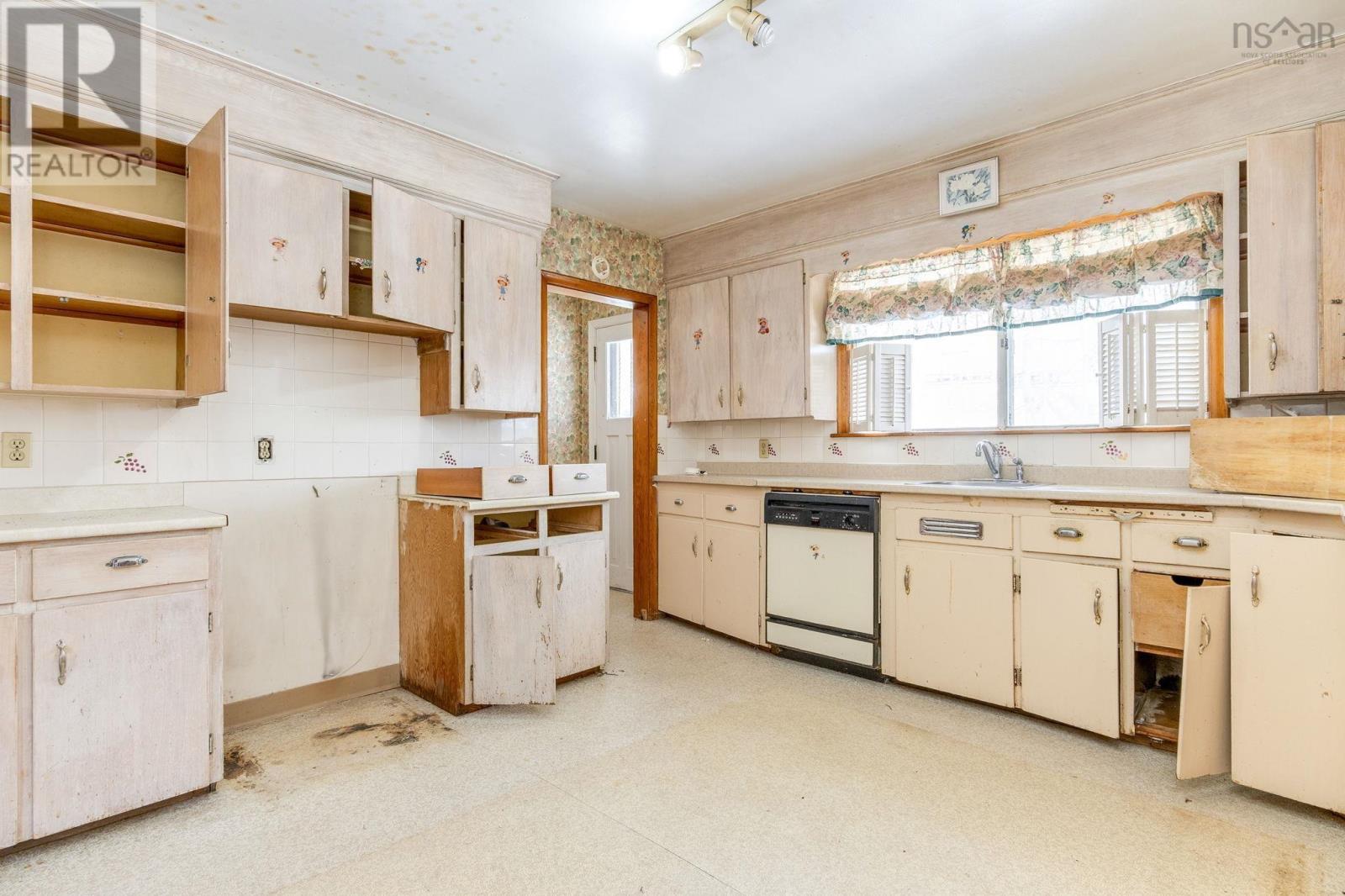 Property 13 of 45 of 2835 Joseph Howe Drive