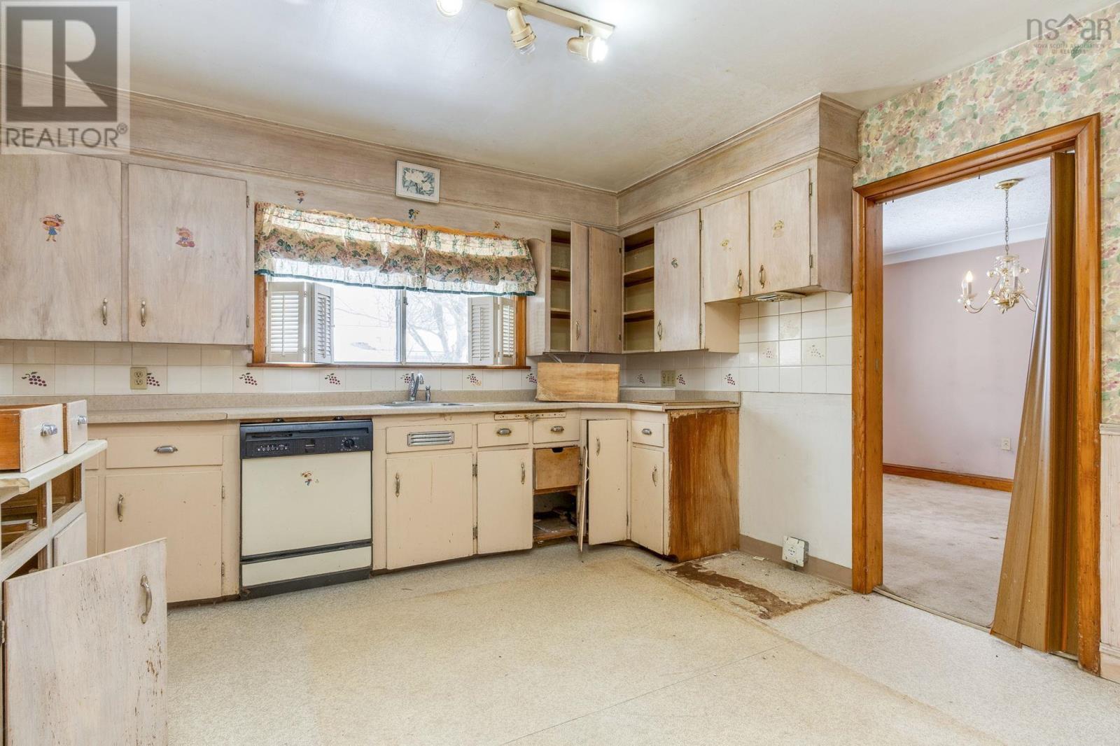 Property 14 of 45 of 2835 Joseph Howe Drive