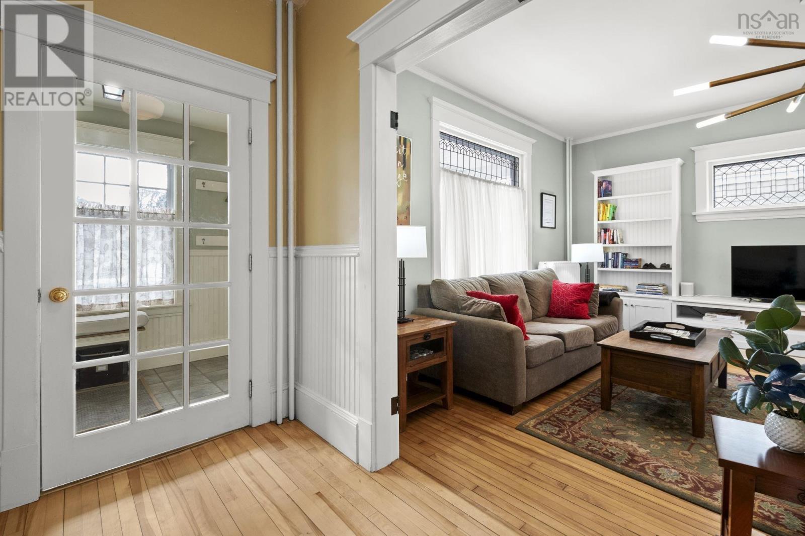 Property 7 of 40 of 6347 Cornwall Street