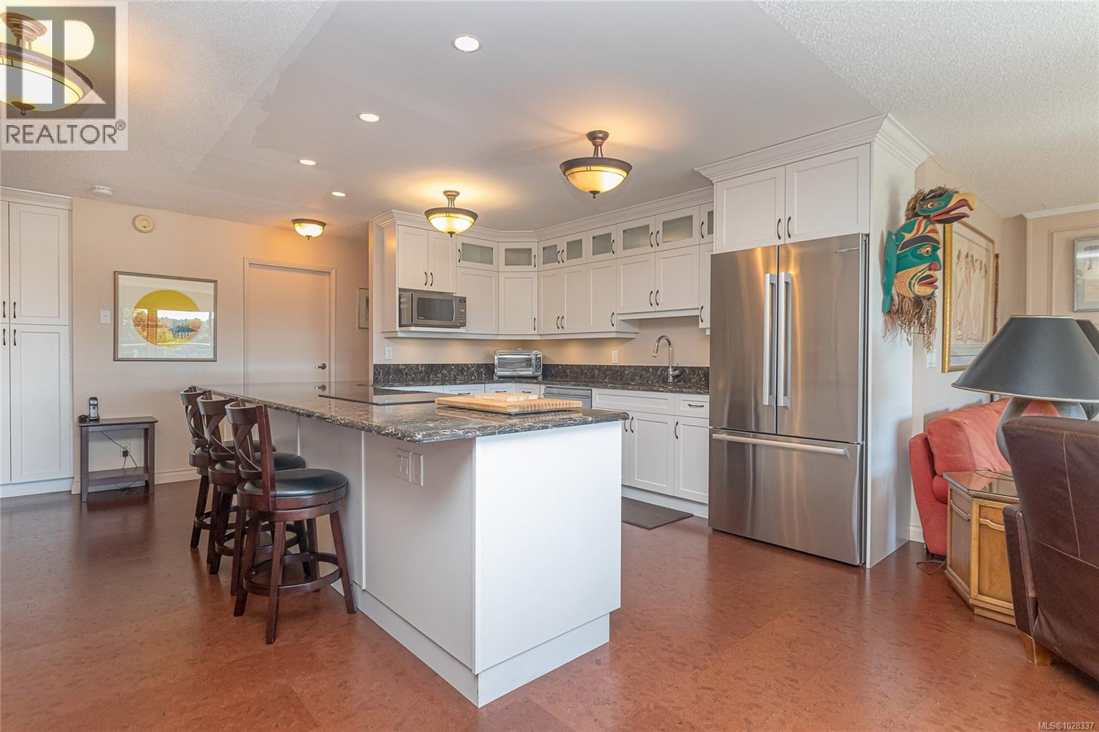 503 1175 Newport Ave, Oak Bay