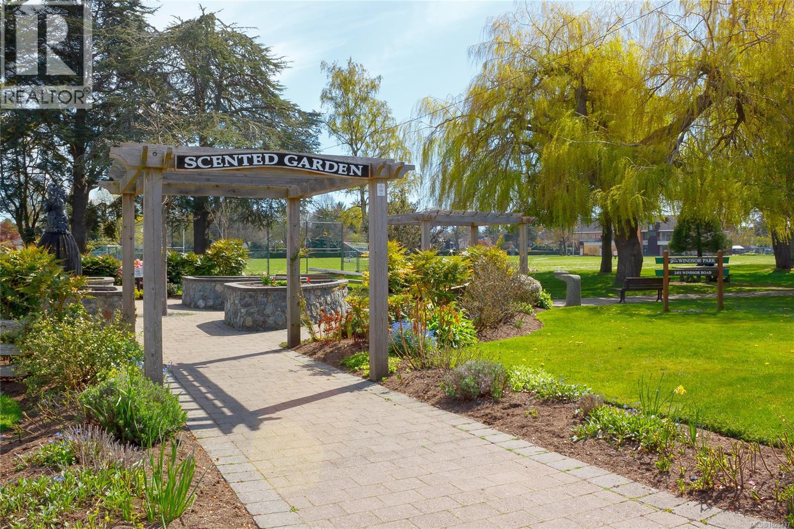 503 1175 Newport Ave, Oak Bay