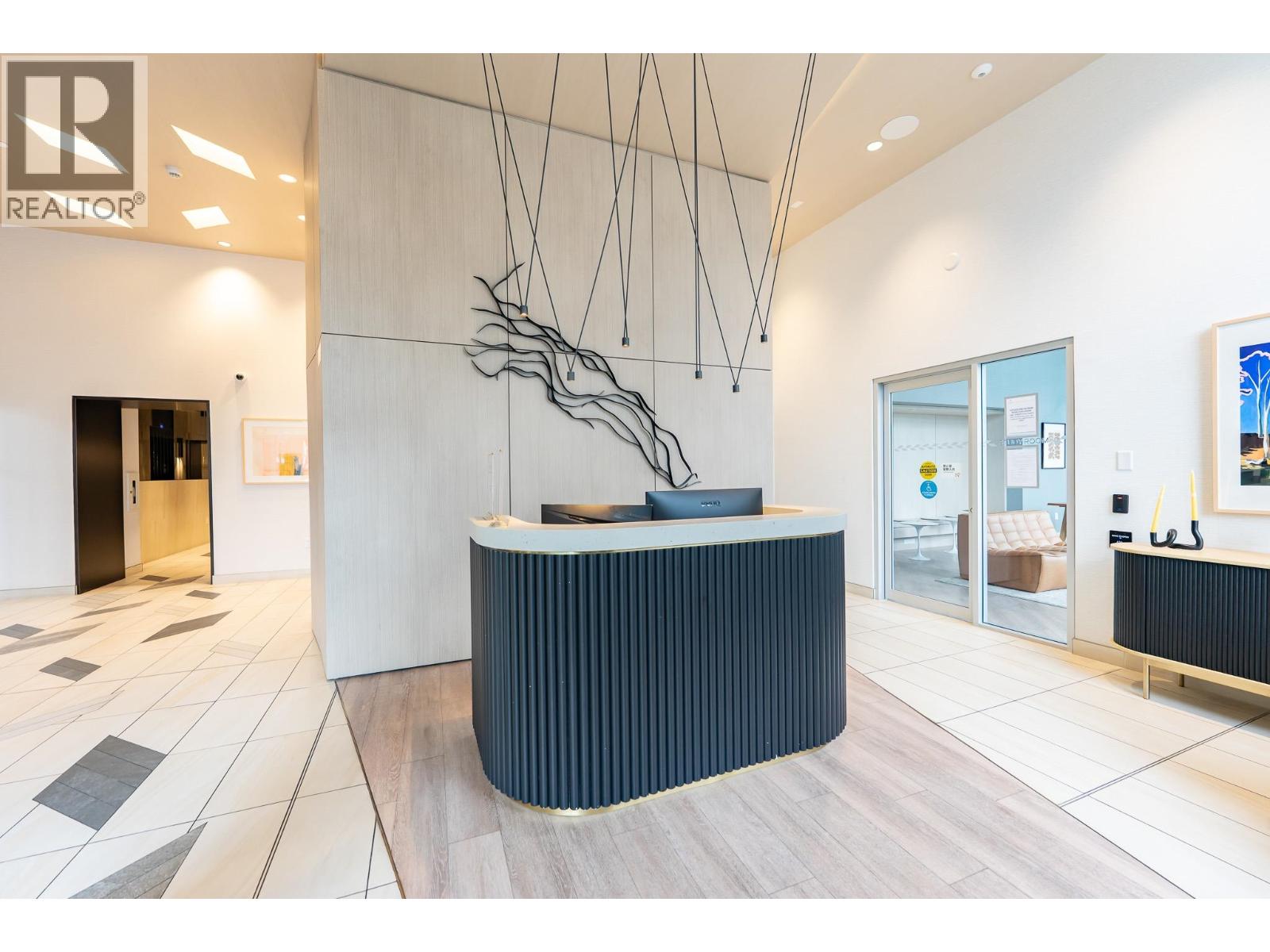 2704 6537 TELFORD Avenue - photo 2