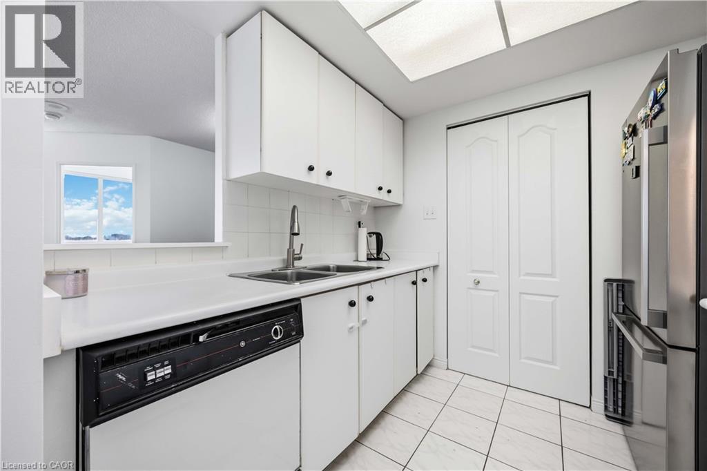 1 GREYSTONE WALK Drive Unit# 884, Toronto, Ontario, M1K5J3 — Photo 27
