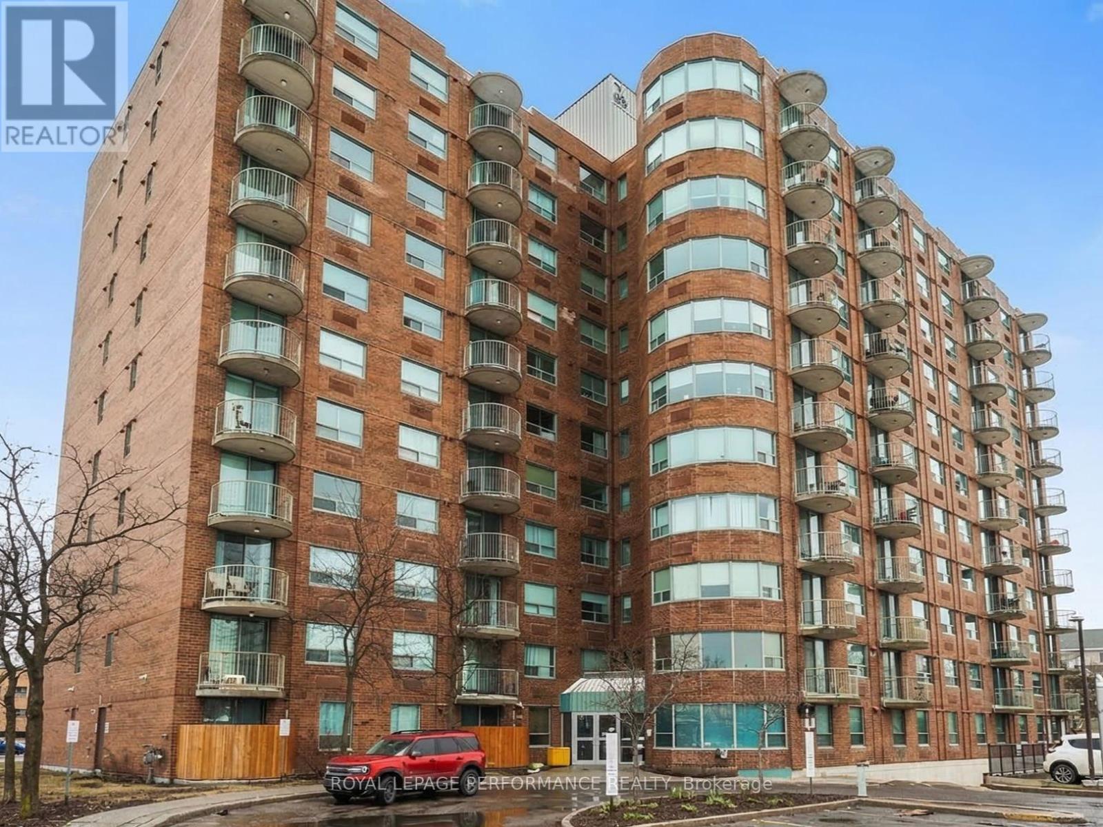 402 - 1440 HERON ROAD