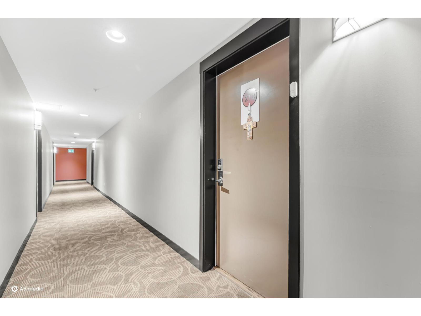 213 8733 160 Street - photo 2