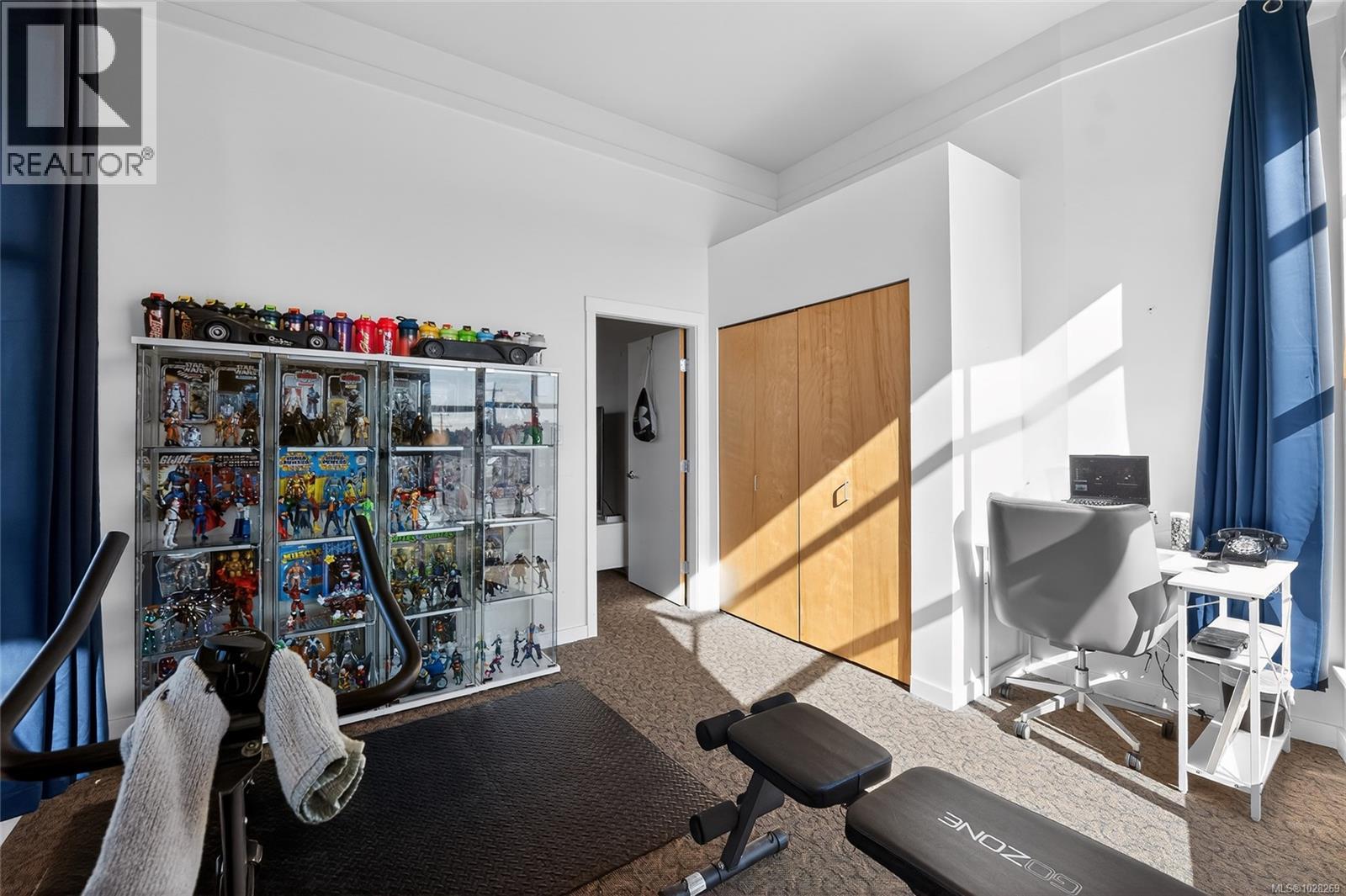 #304 1801 BOWEN RD - 11