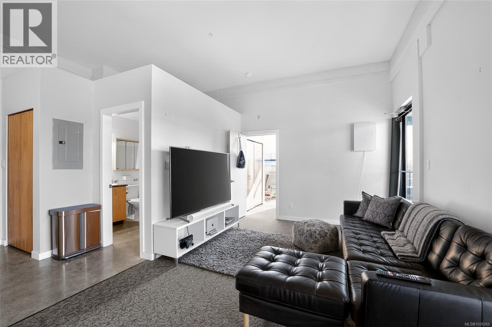 #304 1801 Bowen Rd - 16