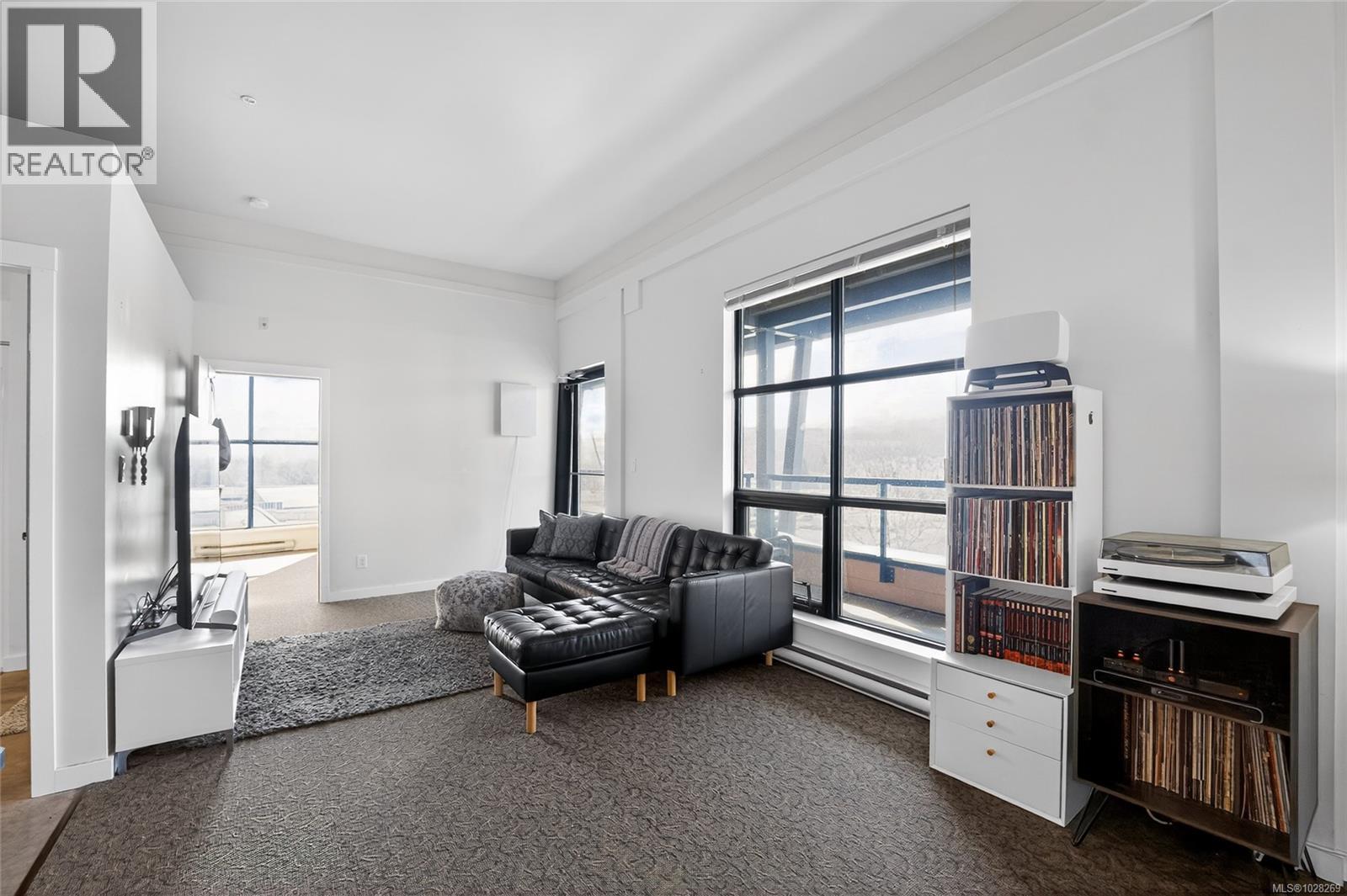 #304 1801 BOWEN RD - 17