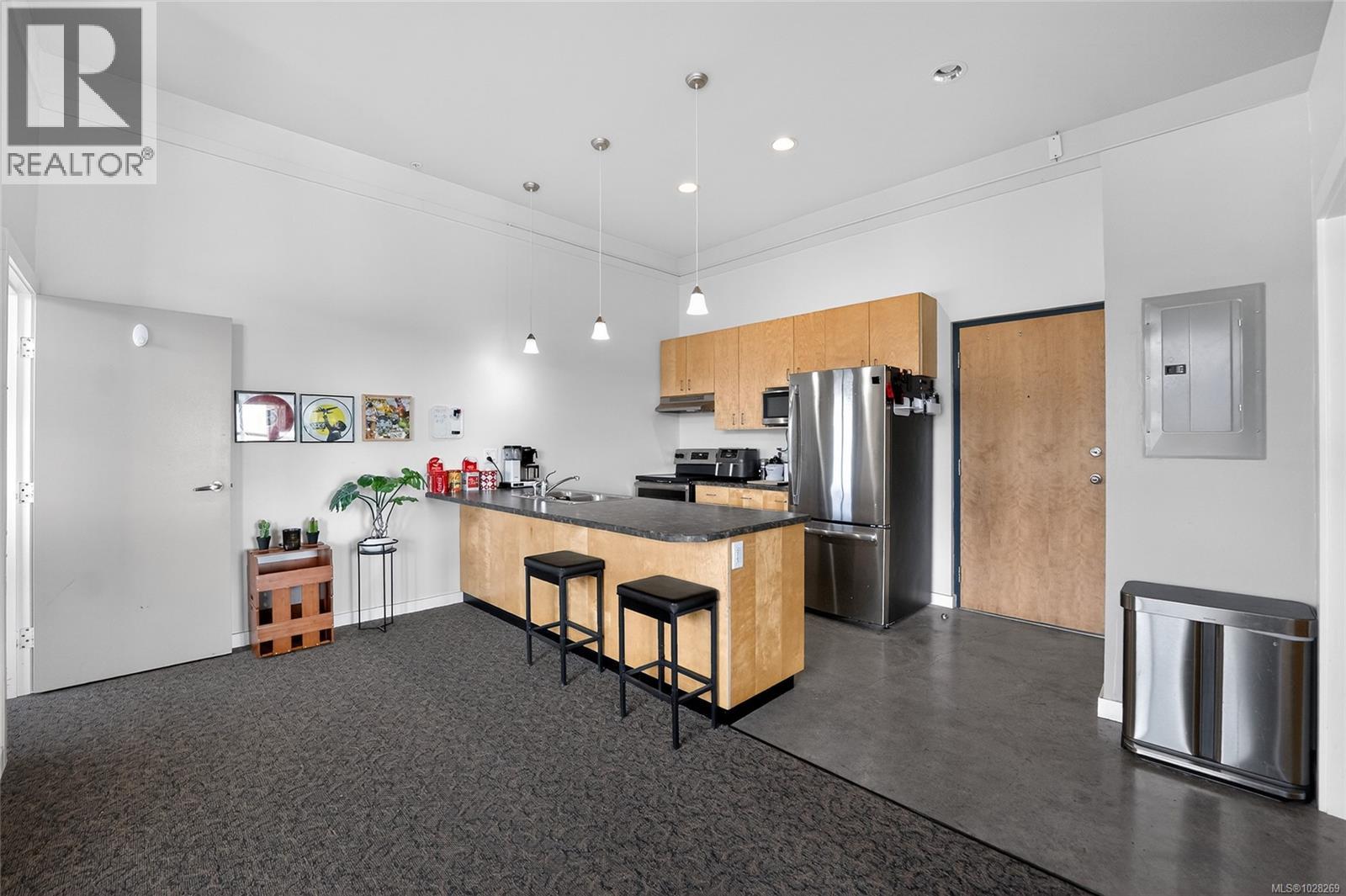 #304 1801 Bowen Rd - 20