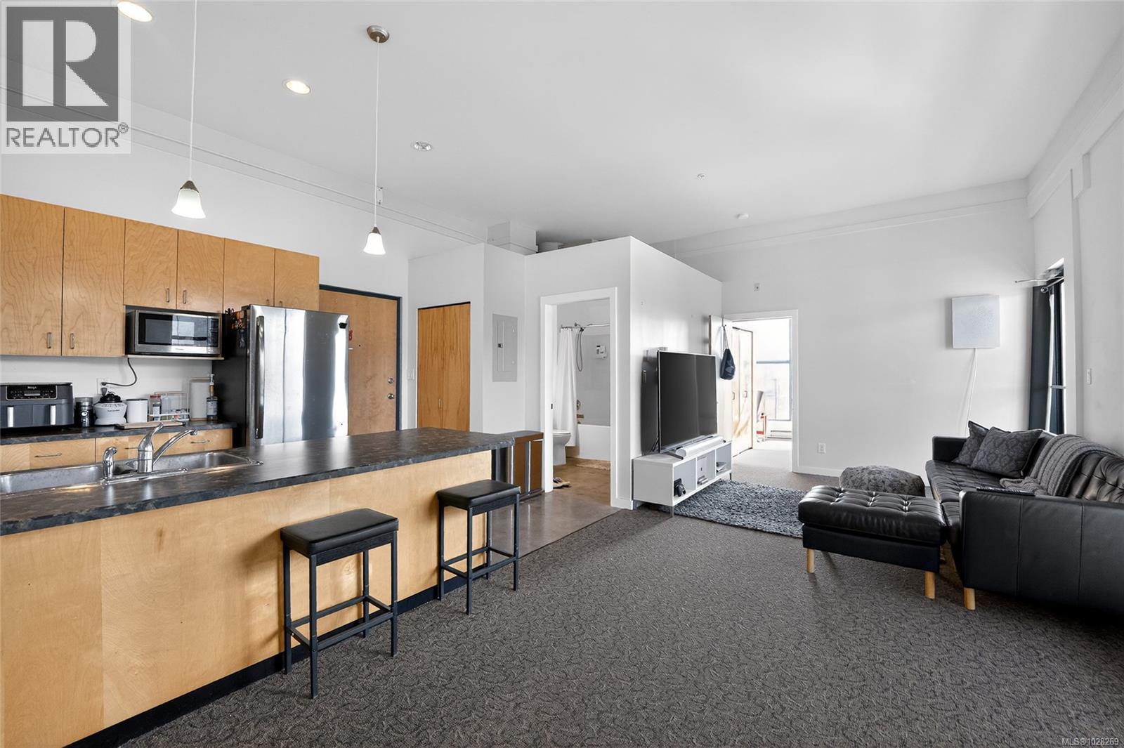 #304 1801 Bowen Rd - 24