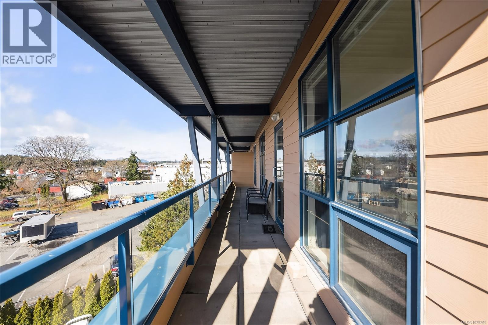 #304 1801 BOWEN RD - 25