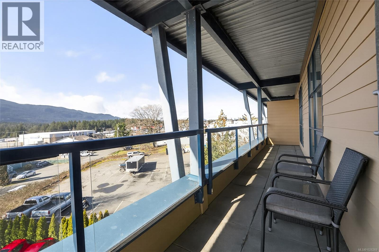 #304 1801 BOWEN RD - 27