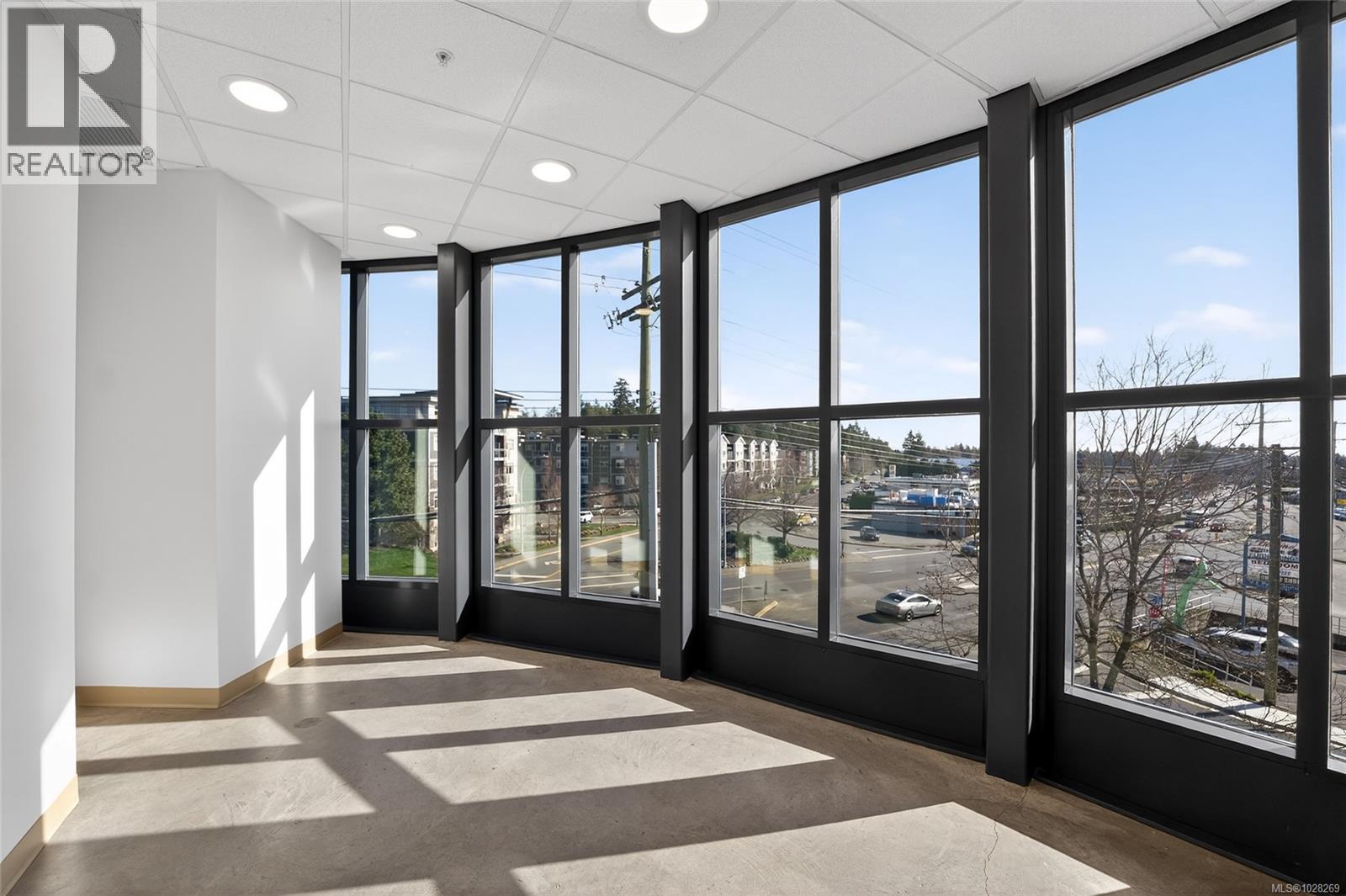 #304 1801 BOWEN RD - 29