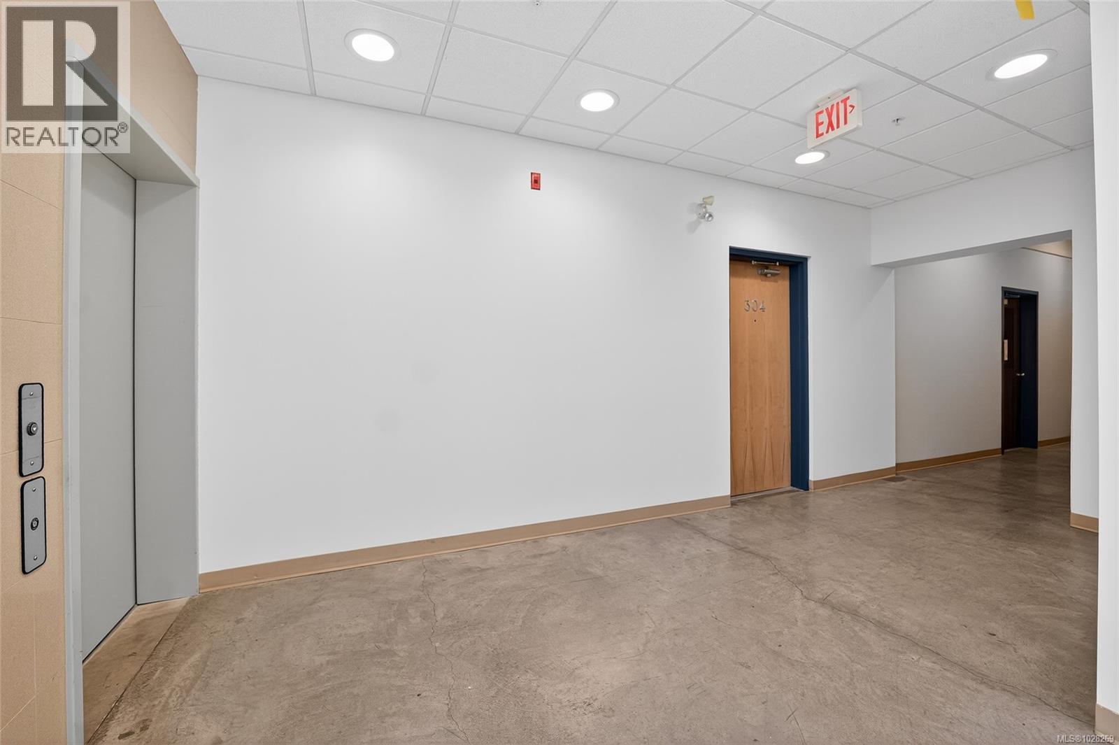 #304 1801 Bowen Rd - 30