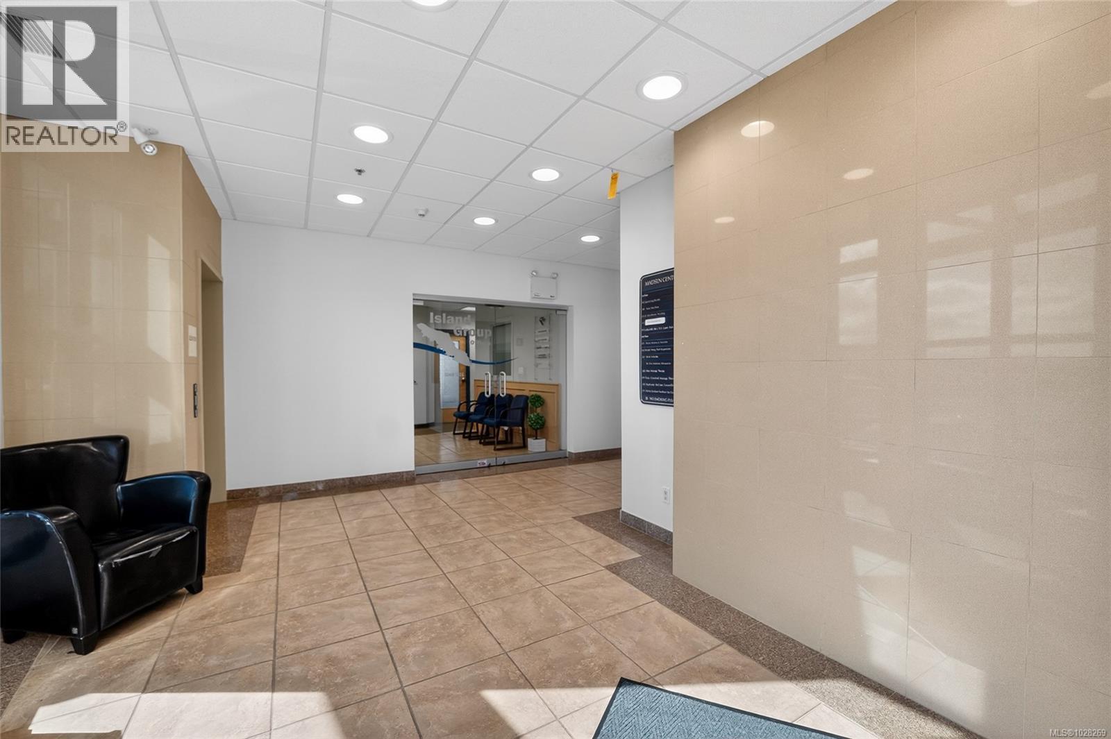 #304 1801 BOWEN RD - 32