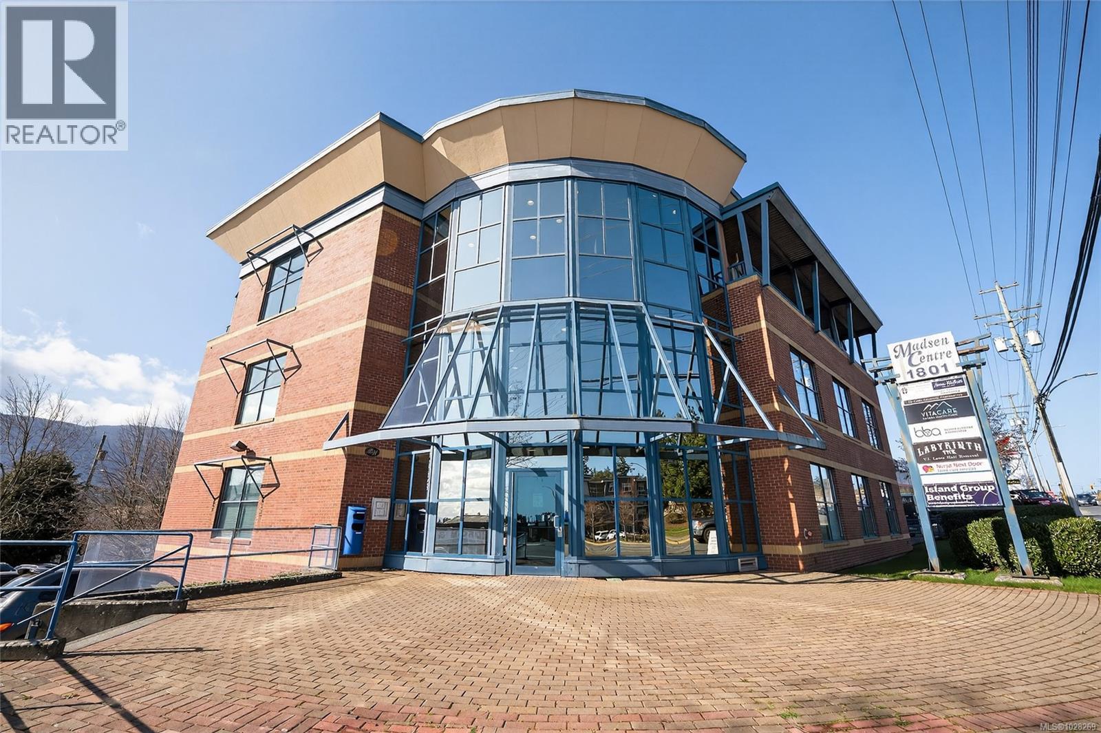 #304 1801 BOWEN RD - 33