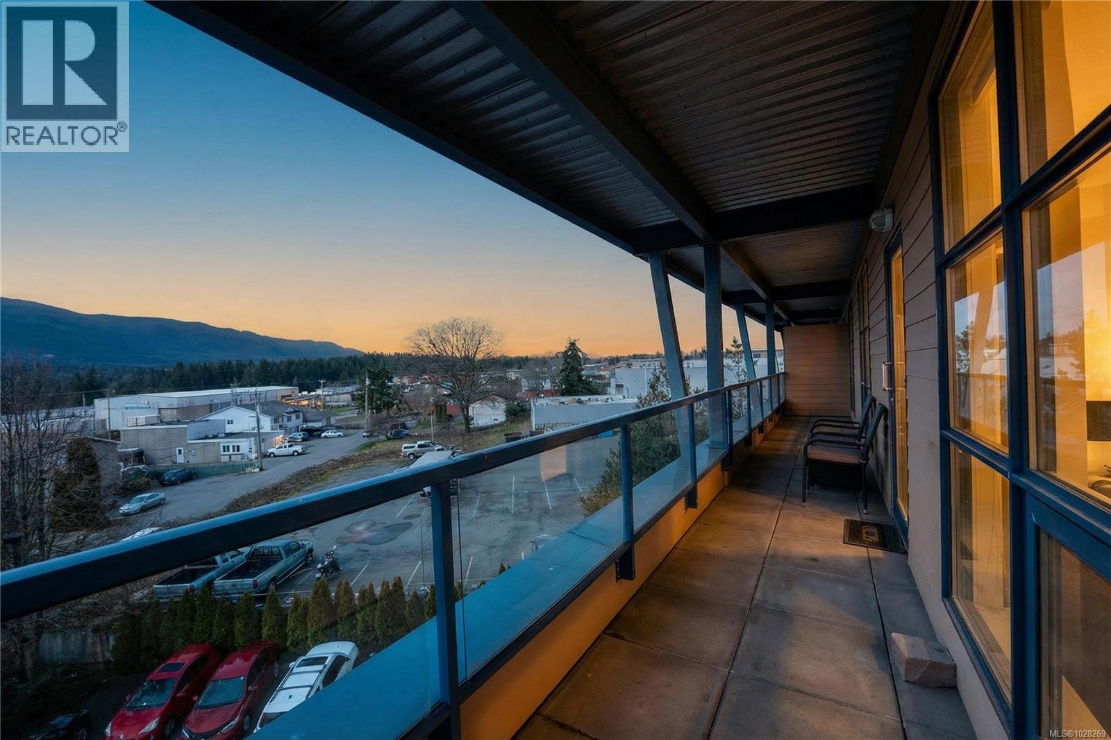 #304 1801 BOWEN RD - 9