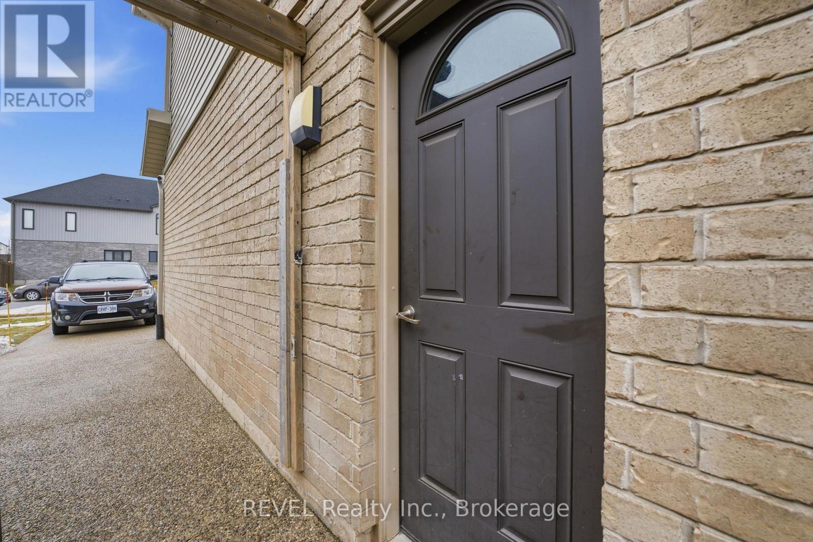 8846 ANGIE DRIVE — photo 25