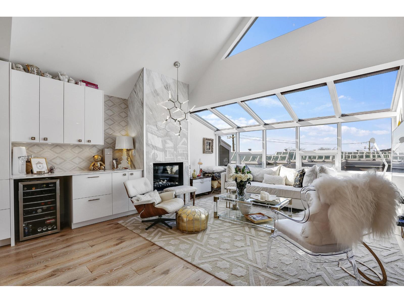 1115 ELM Street - main photo