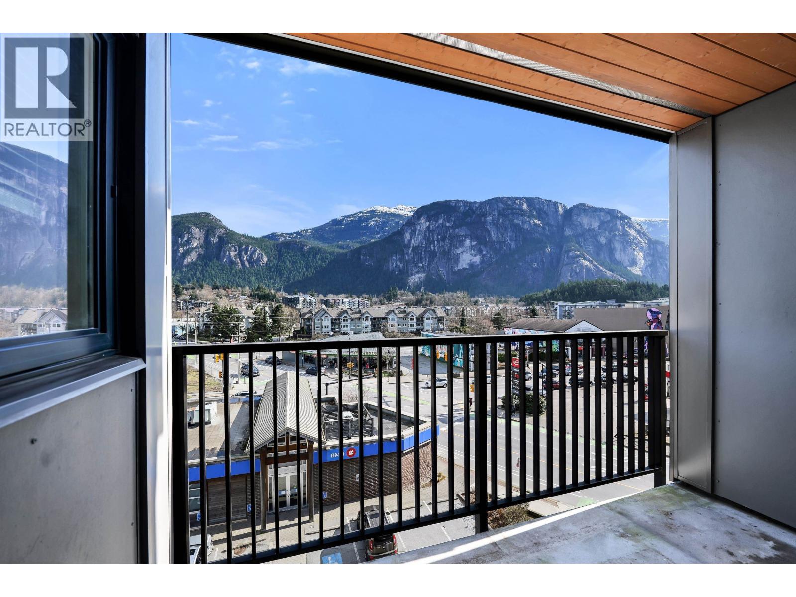 414 1365 PEMBERTON AVENUE, Squamish