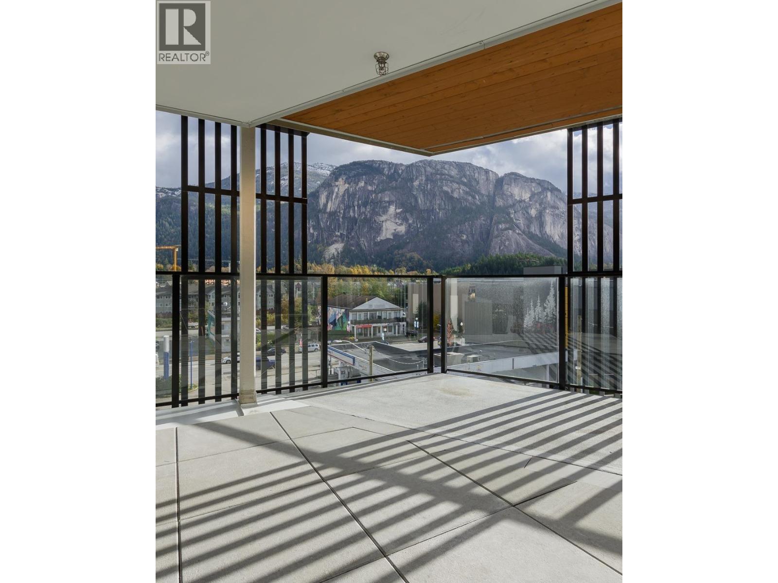 414 1365 PEMBERTON AVENUE, Squamish