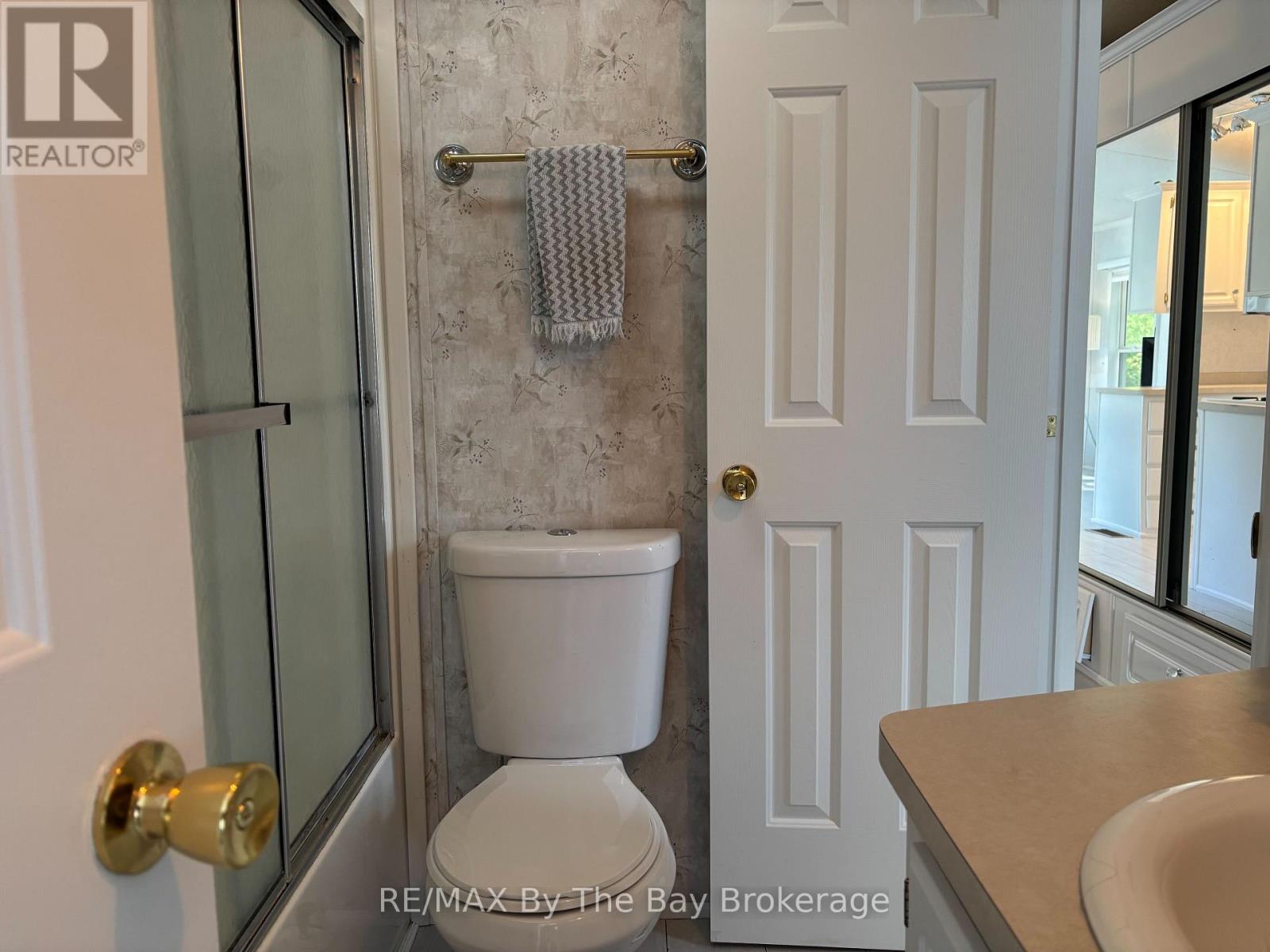 15 HURON CIRCLE - 17